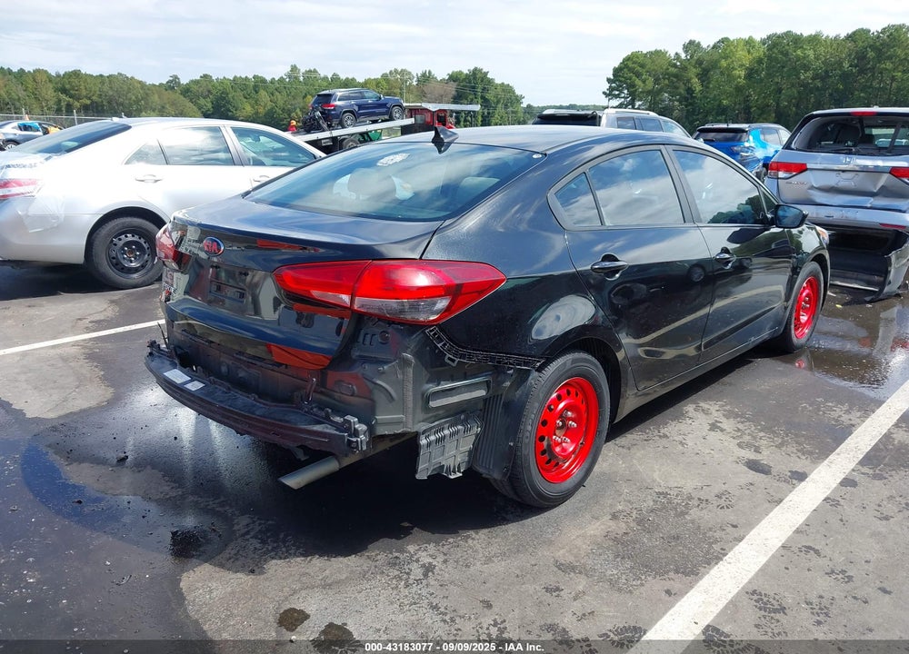 2017 KIA FORTE VIN: 3KPFK4A7XHE062595