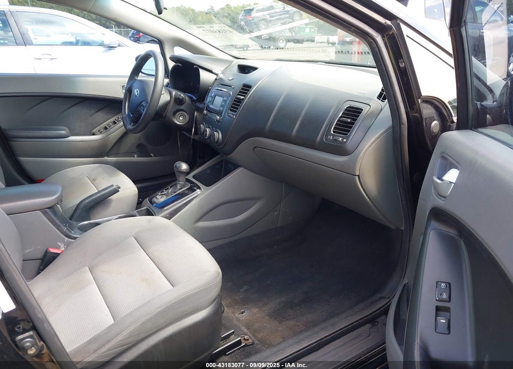 2017 KIA FORTE VIN: 3KPFK4A7XHE062595
