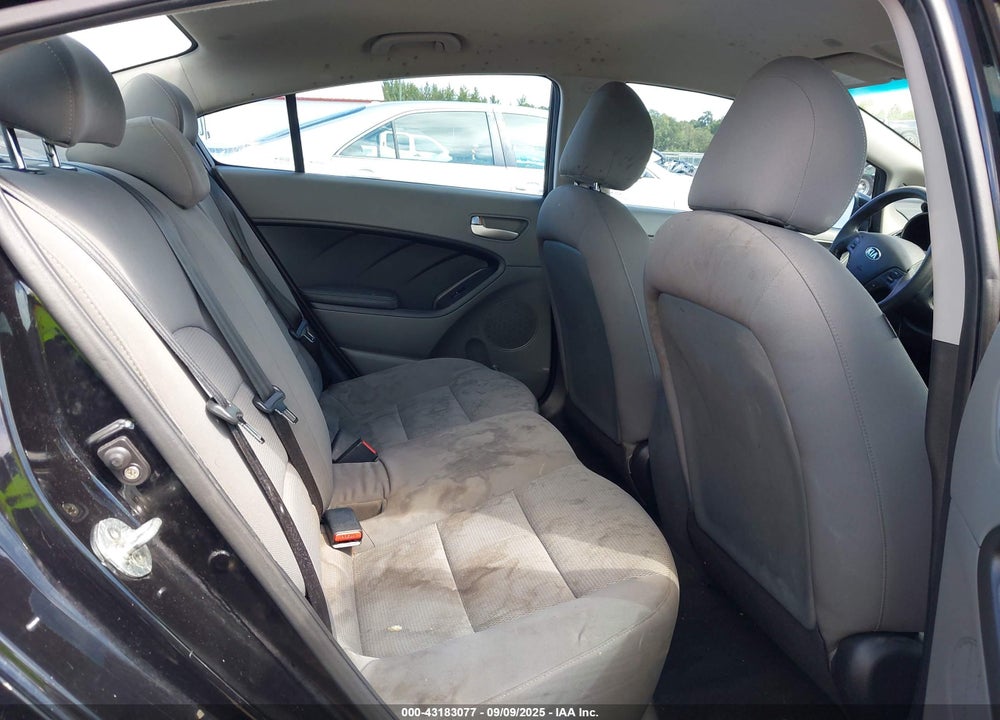 2017 KIA FORTE VIN: 3KPFK4A7XHE062595