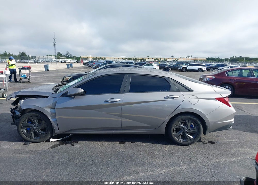 2022 HYUNDAI ELANTRA VIN: KMHLM4AG7NU303213