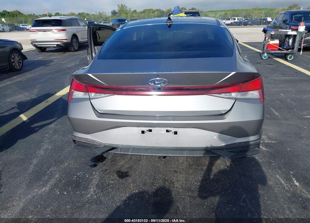 2022 HYUNDAI ELANTRA VIN: KMHLM4AG7NU303213