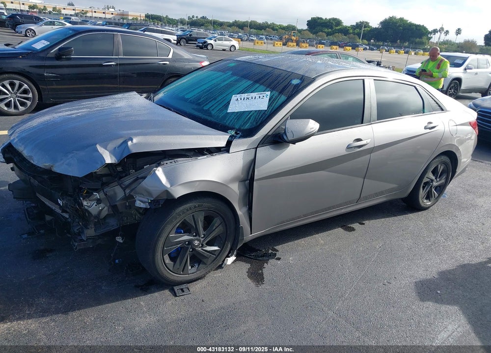 2022 HYUNDAI ELANTRA VIN: KMHLM4AG7NU303213
