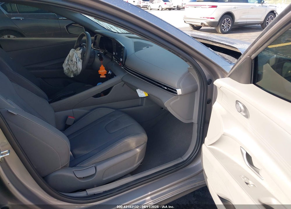 2022 HYUNDAI ELANTRA VIN: KMHLM4AG7NU303213