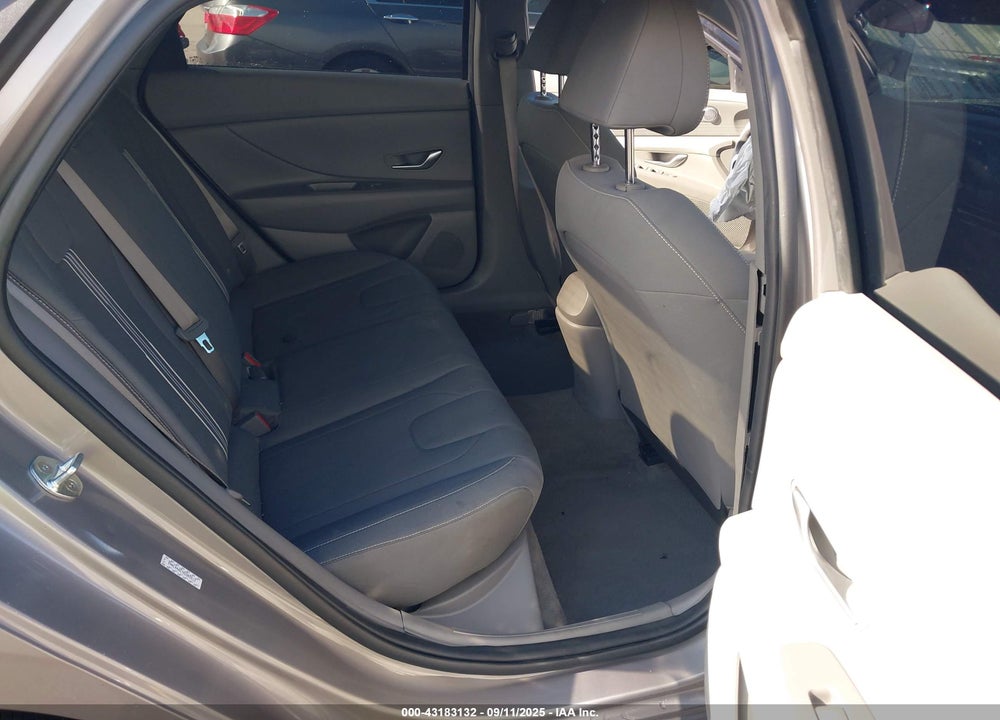 2022 HYUNDAI ELANTRA VIN: KMHLM4AG7NU303213