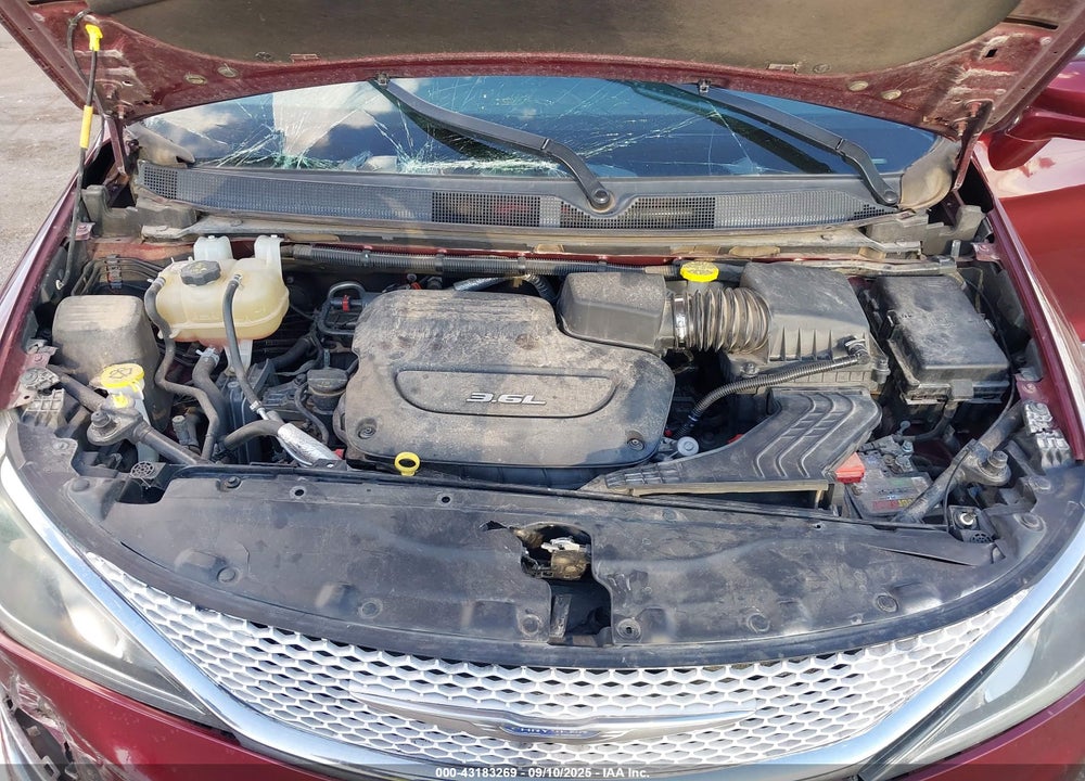 2018 CHRYSLER PACIFICA TOURING L VIN: 2C4RC1BG1JR119830