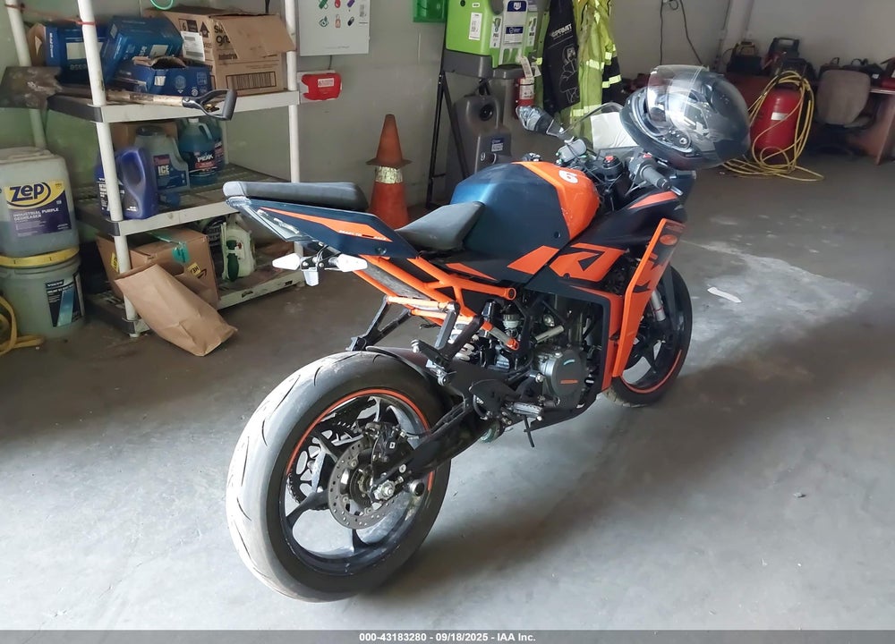 2022 KTM 390 RC VIN: MD2JYJ40XNC215463