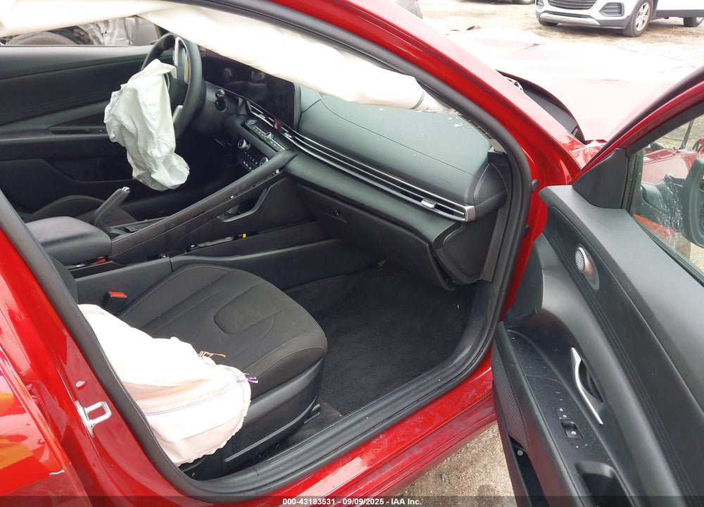 2024 HYUNDAI ELANTRA VIN: KMHLM4DG2RU684096