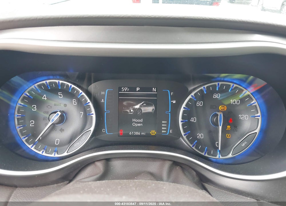 2017 CHRYSLER PACIFICA TOURING L VIN: 2C4RC1BG6HR747568