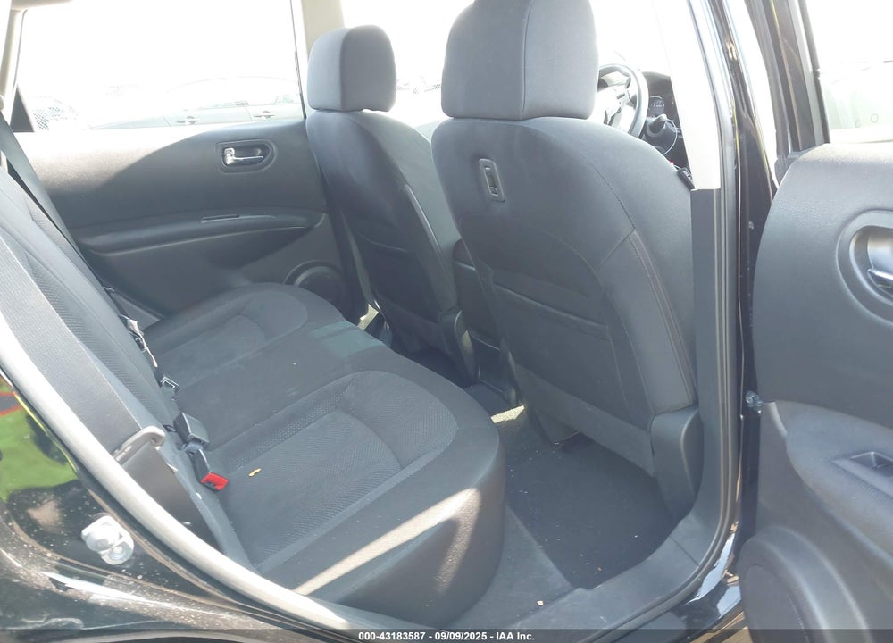 2015 NISSAN ROGUE VIN: JN8AS5MV0FW751501