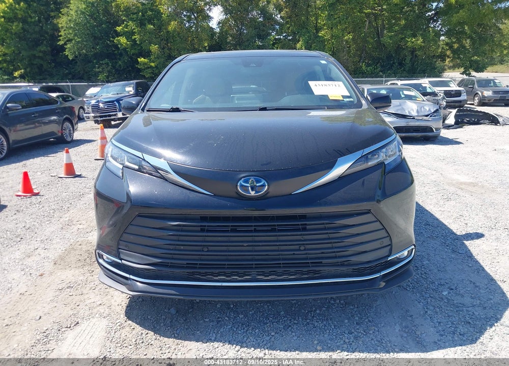 2022 TOYOTA SIENNA XLE VIN: 5TDYRKEC0NS131828
