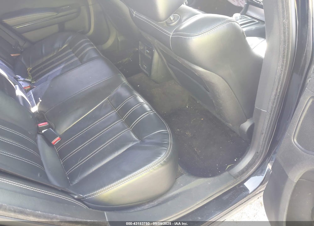 2016 CHRYSLER 300 VIN: 2C3CCAGG1GH253237