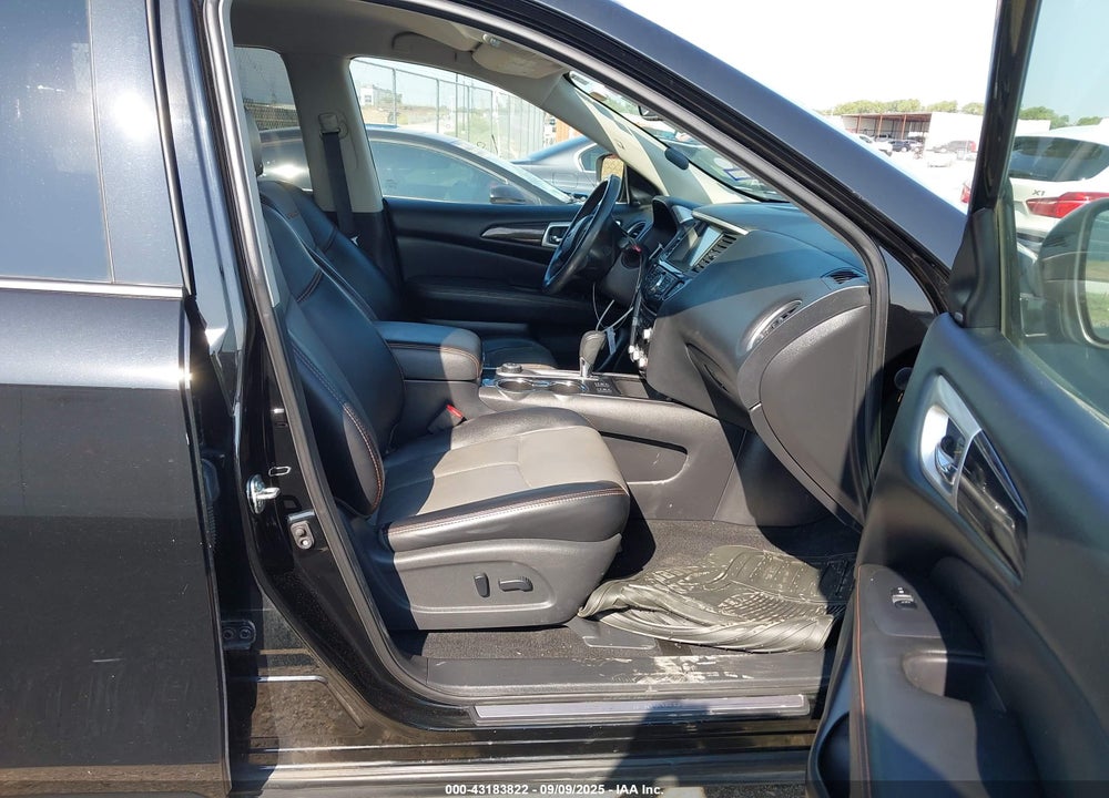 2019 NISSAN PATHFINDER SL VIN: 5N1DR2MM5KC653808