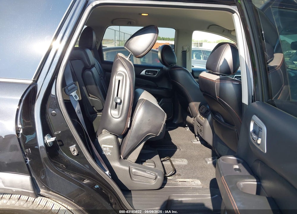 2019 NISSAN PATHFINDER SL VIN: 5N1DR2MM5KC653808