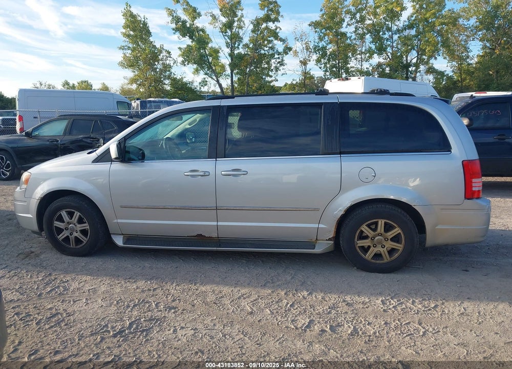2010 CHRYSLER TOWN & COUNTRY VIN: 2A4RR8D15AR405688