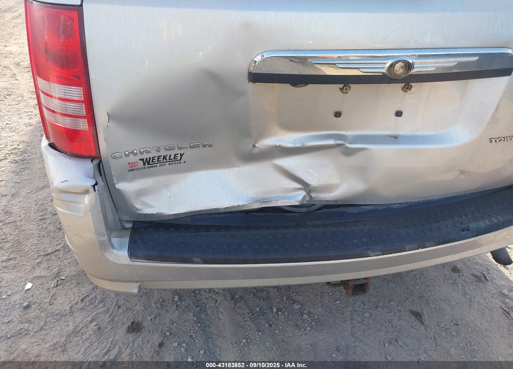 2010 CHRYSLER TOWN & COUNTRY VIN: 2A4RR8D15AR405688