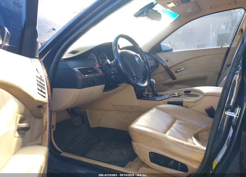 2007 BMW 525I VIN: WBANE53577CW68220