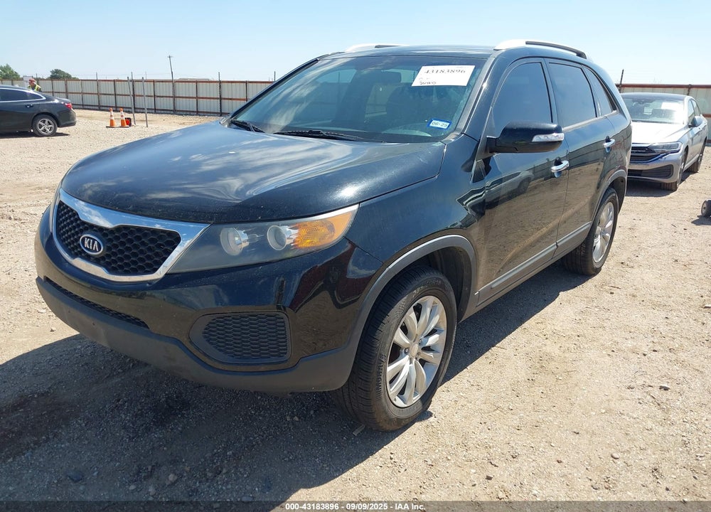 2011 KIA SORENTO LX V6 VIN: 5XYKT4A27BG174961
