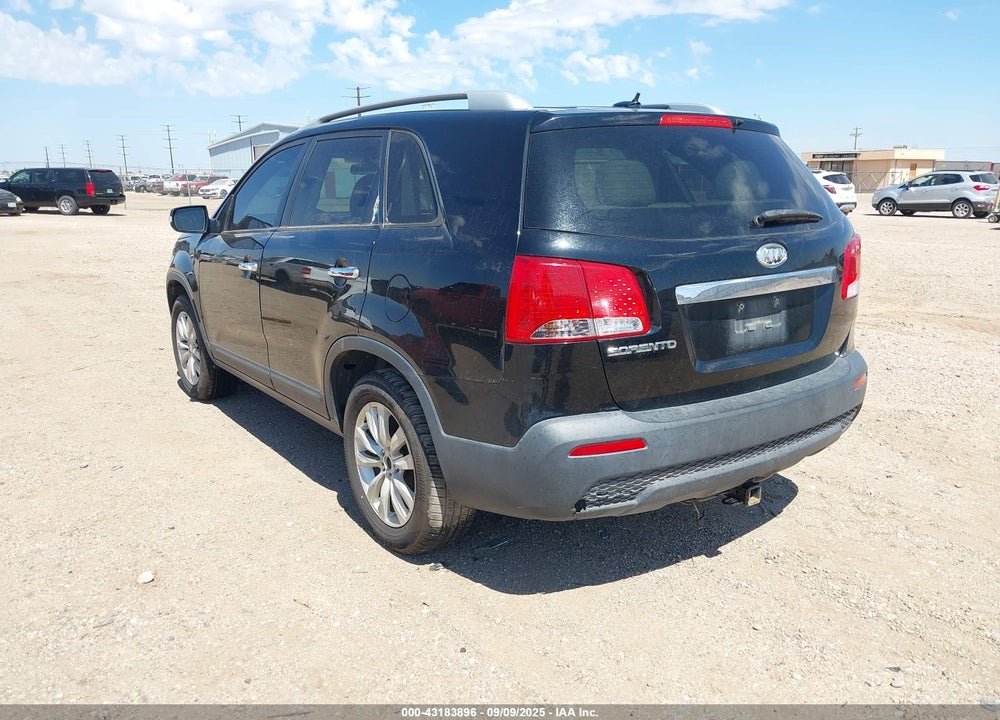 2011 KIA SORENTO LX V6 VIN: 5XYKT4A27BG174961