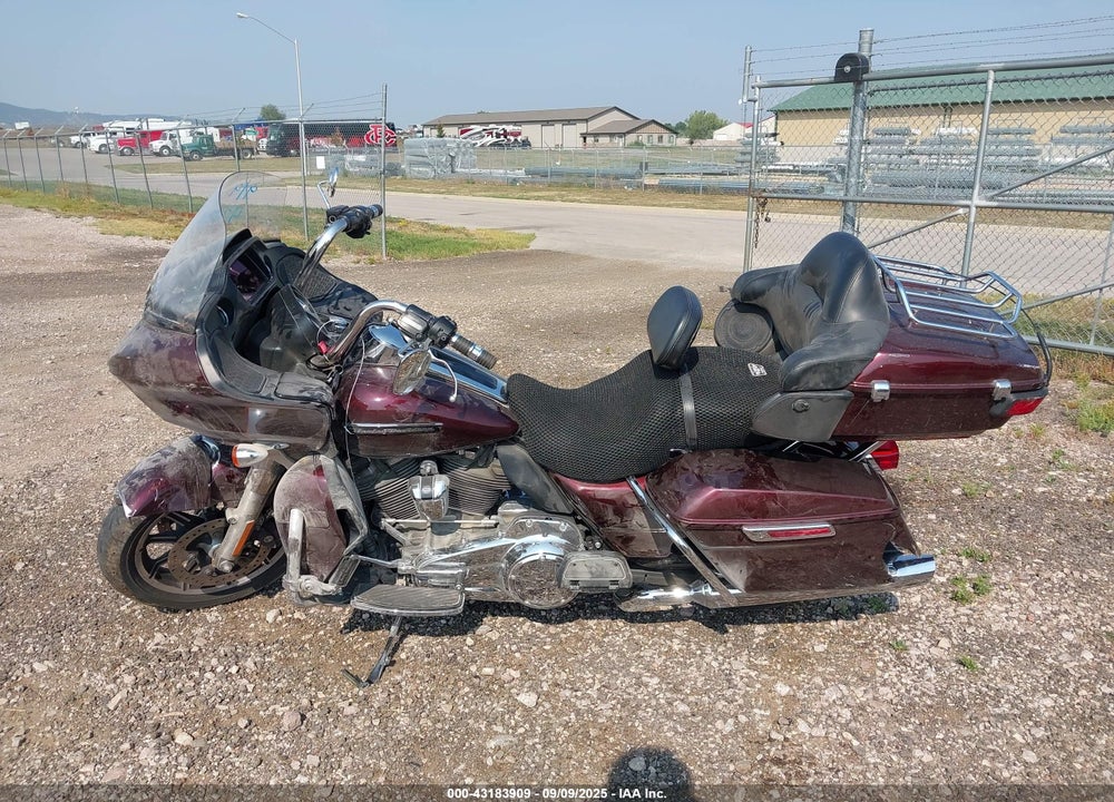 2019 HARLEY-DAVIDSON FLTRU VIN: 1HD1KGF15KB682421