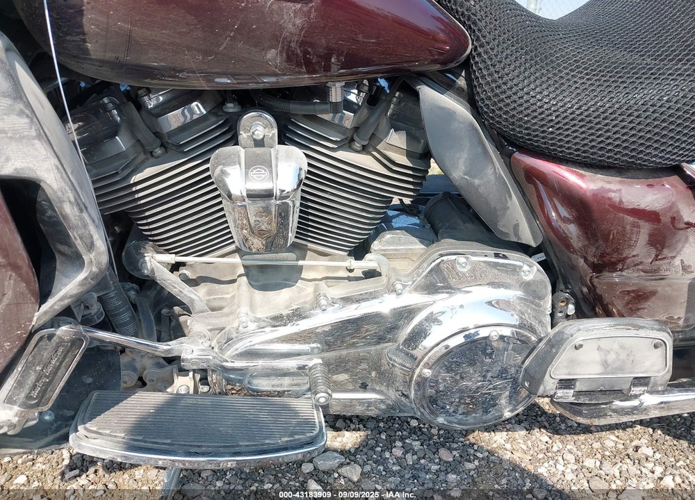 2019 HARLEY-DAVIDSON FLTRU VIN: 1HD1KGF15KB682421