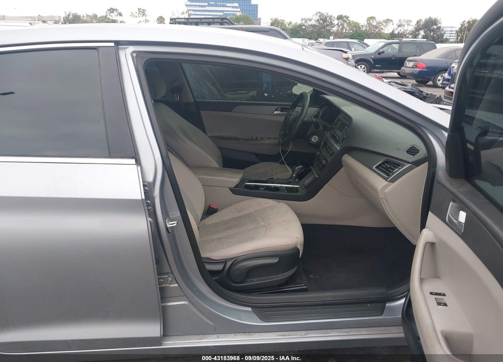 2015 HYUNDAI SONATA VIN: 5NPE24AF4FH219369