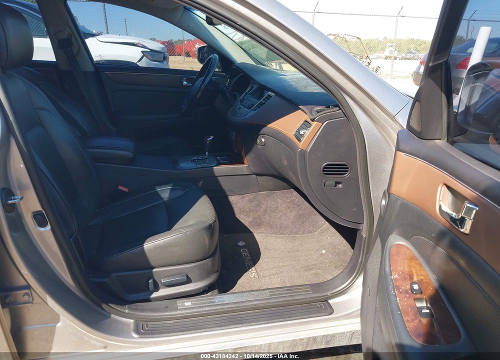 2009 HYUNDAI GENESIS VIN: KMHGC46E19U022056