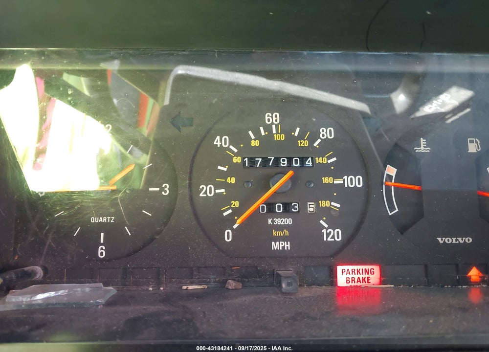1992 VOLVO 240 VIN: YV1AW8816N1924436
