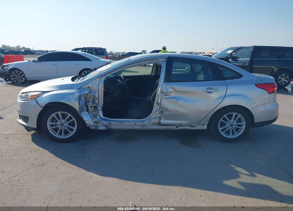 2018 FORD FOCUS SE VIN: 1FADP3F22JL229616