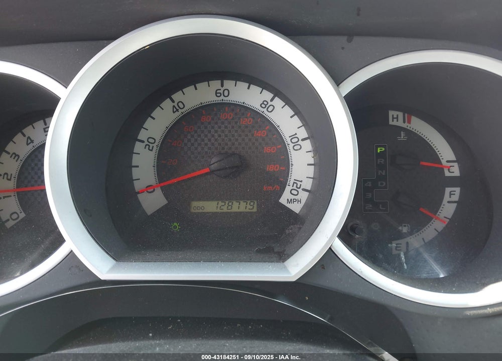 2011 TOYOTA TACOMA PRERUNNER V6 VIN: 3TMJU4GN9BM120011