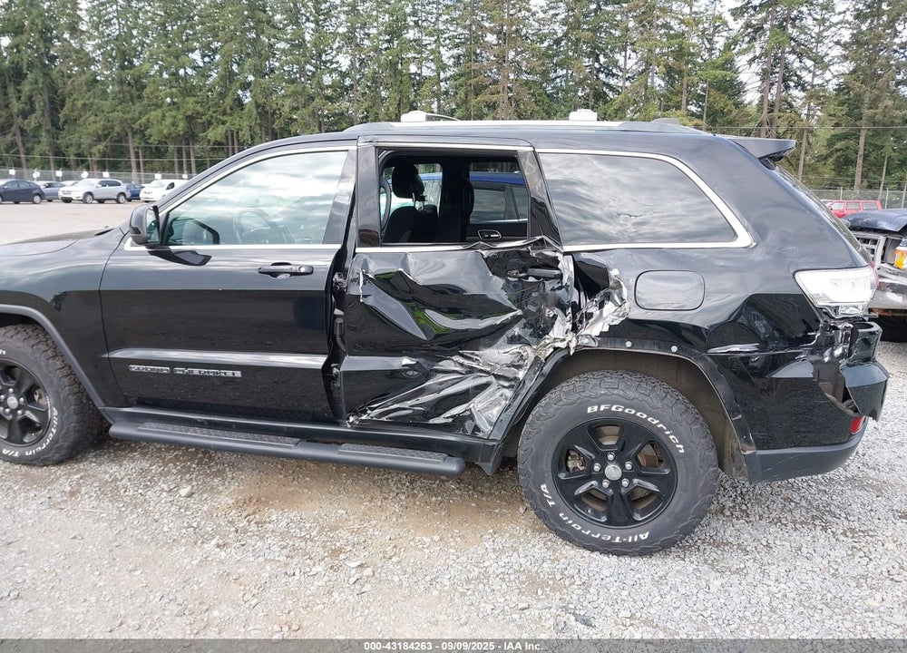 2018 JEEP GRAND CHEROKEE VIN: 1C4RJFAG7JC157043