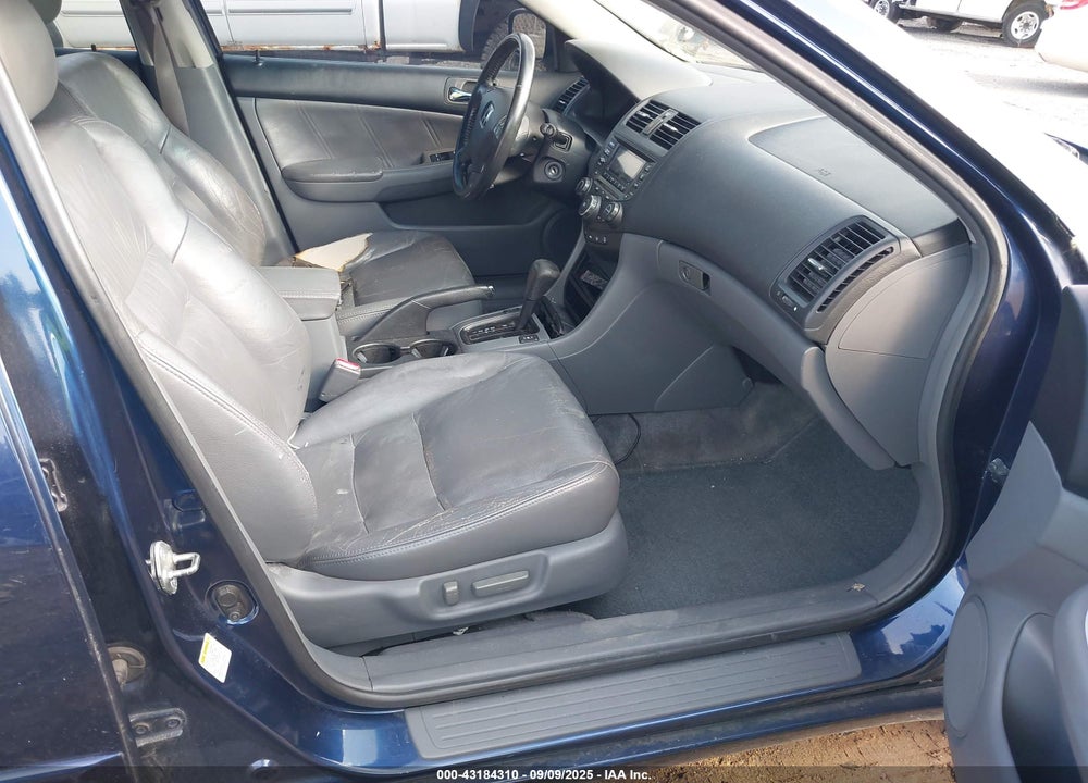 2004 HONDA ACCORD 3.0 EX VIN: 1HGCM66584A012082
