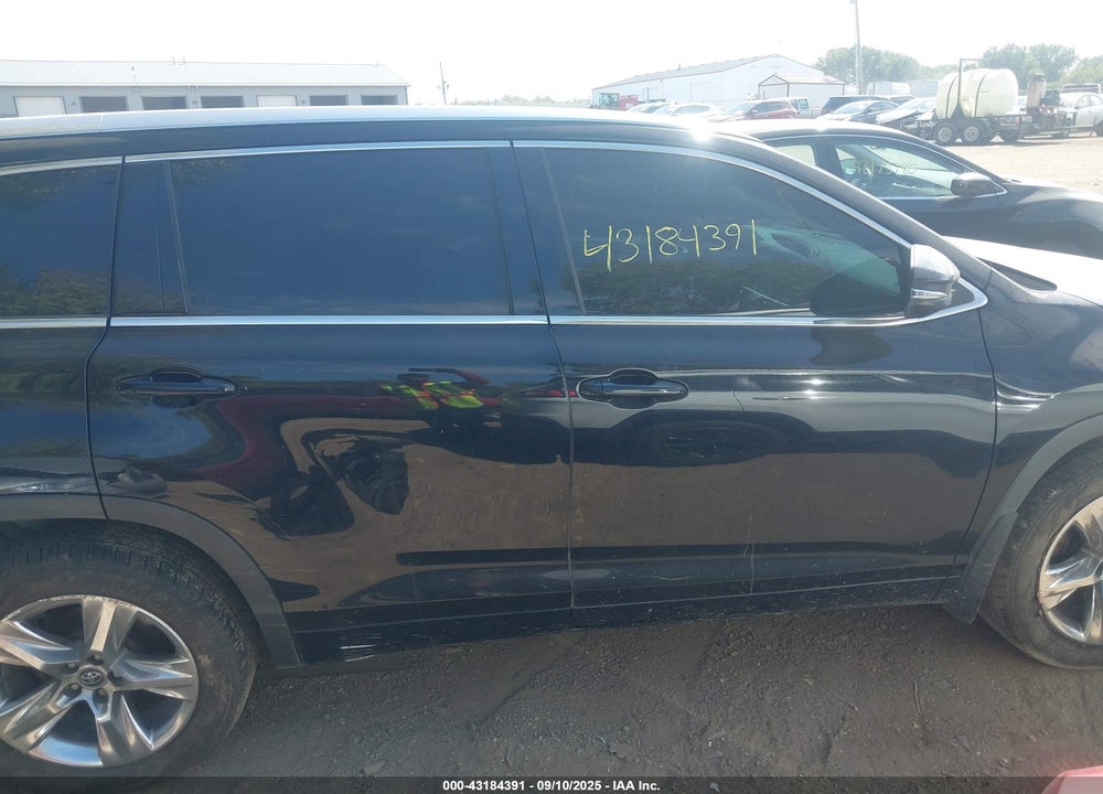 2018 TOYOTA HIGHLANDER LIMITED VIN: 5TDDZRFH6JS833860