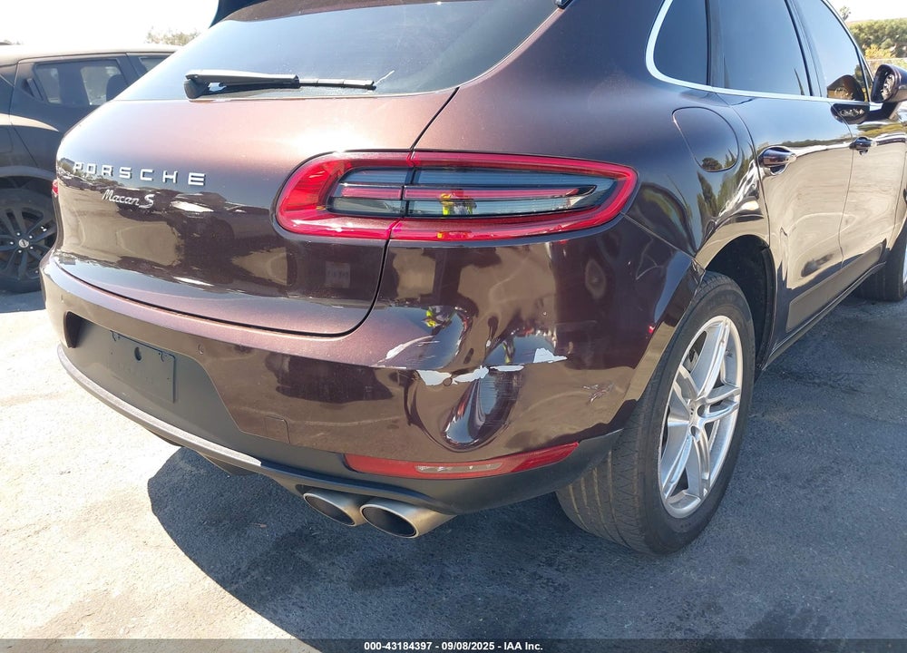 2015 PORSCHE MACAN VIN: WP1AB2A58FLB58094