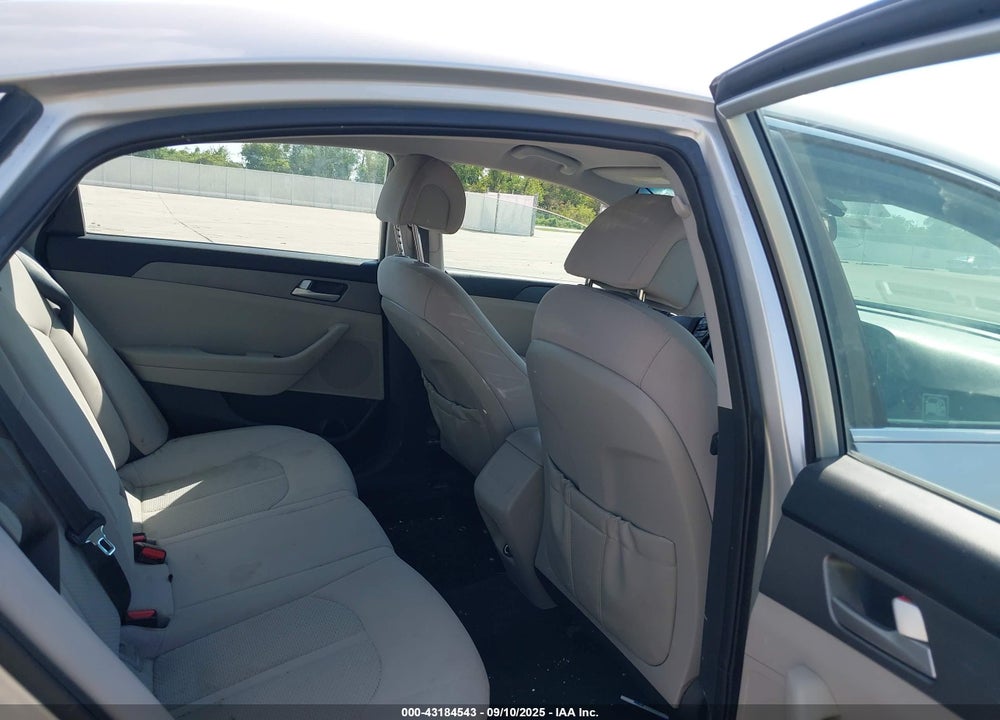 2016 HYUNDAI SONATA VIN: 5NPE24AF2GH324834
