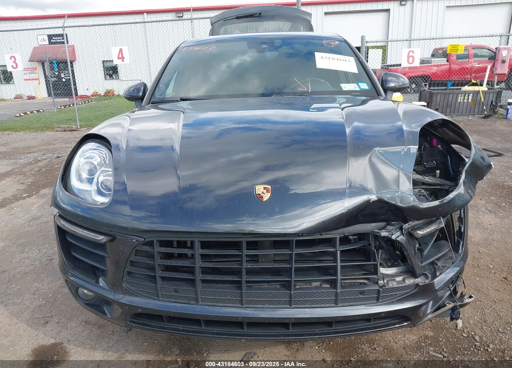 2018 PORSCHE MACAN VIN: WP1AA2A5XJLB13637