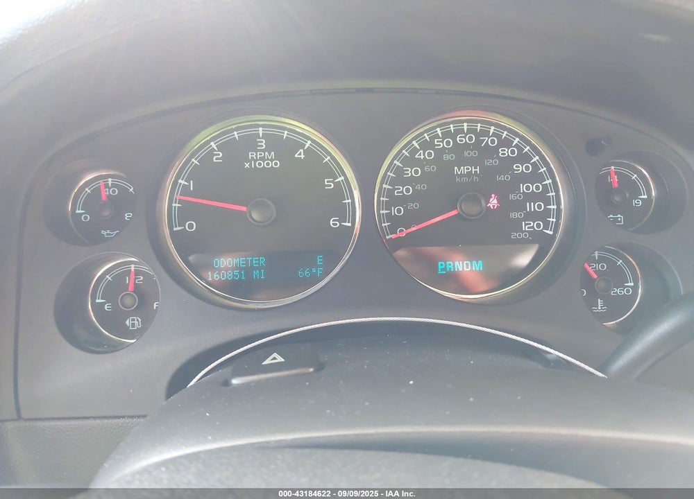 2011 CHEVROLET TAHOE VIN: 1GNSCAE09BR127057