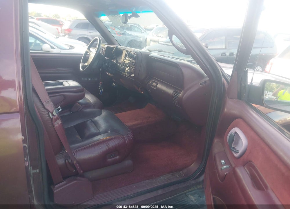 1997 GMC SUBURBAN 2500 VIN: 3GKGK26JXVG521867
