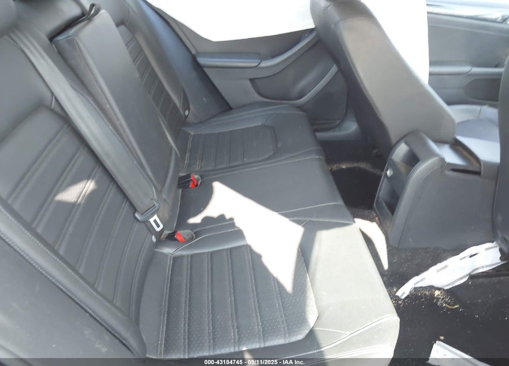 2015 VOLKSWAGEN JETTA 1.8T SEL VIN: 3VWL17AJ7FM356359