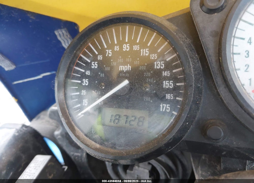2000 SUZUKI GSX-R600 VIN: JS1GN78A6Y2103570