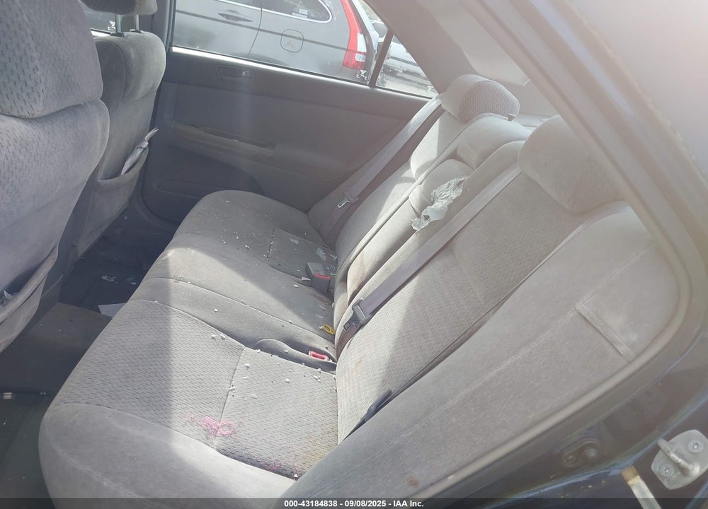 2002 TOYOTA CAMRY LE VIN: 4T1BE32KX2U557922