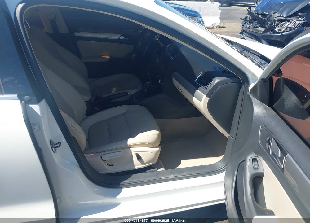 2013 VOLKSWAGEN JETTA VIN: 3VWDP7AJ7DM388261