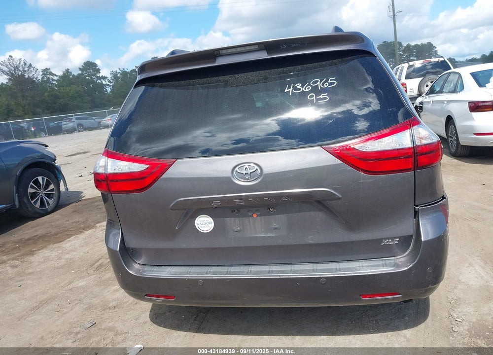 2015 TOYOTA SIENNA XLE 8 PASSENGER VIN: 5TDYK3DC1FS540806