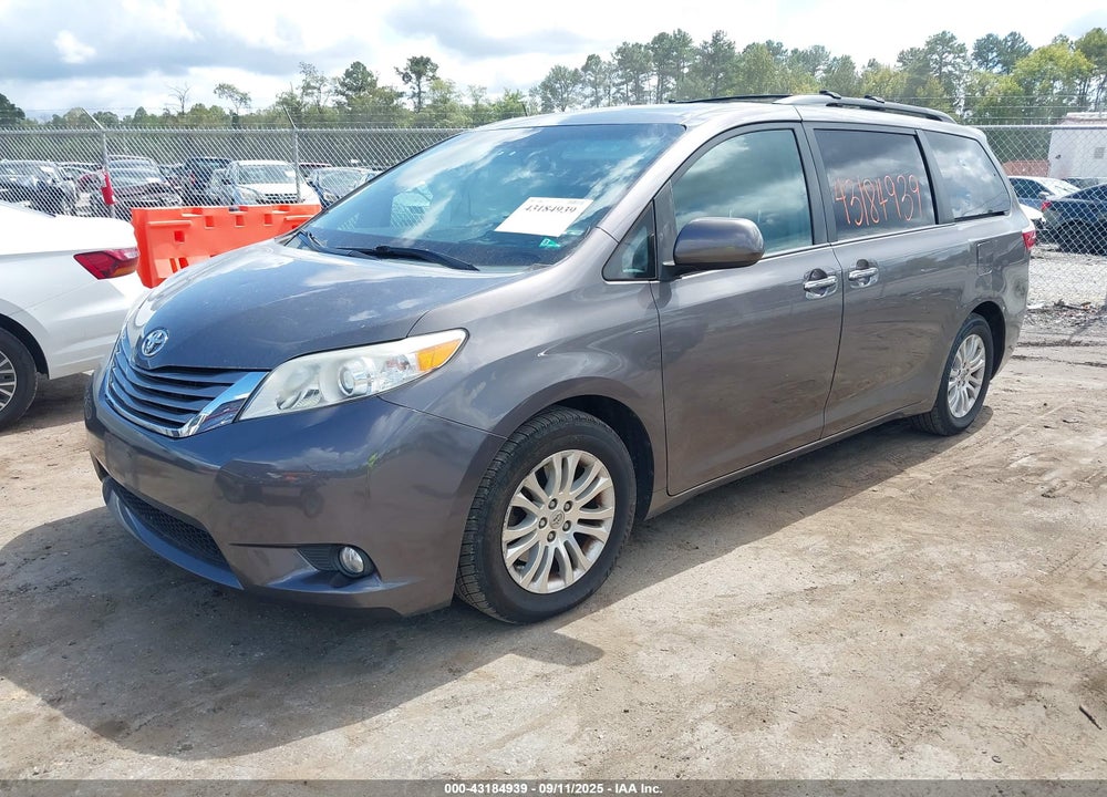 2015 TOYOTA SIENNA XLE 8 PASSENGER VIN: 5TDYK3DC1FS540806
