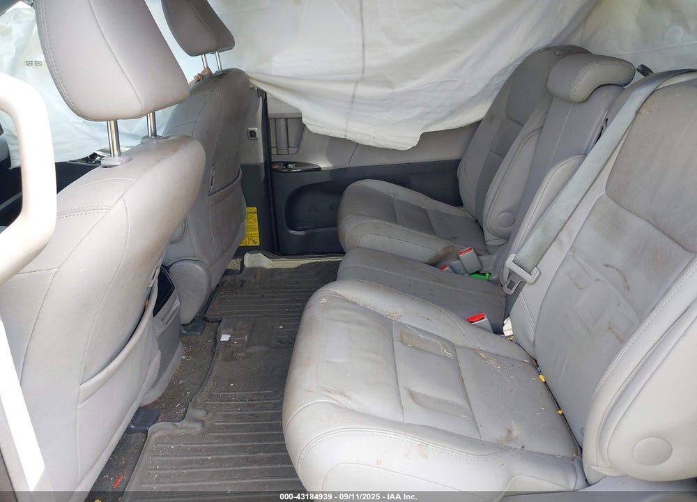 2015 TOYOTA SIENNA XLE 8 PASSENGER VIN: 5TDYK3DC1FS540806