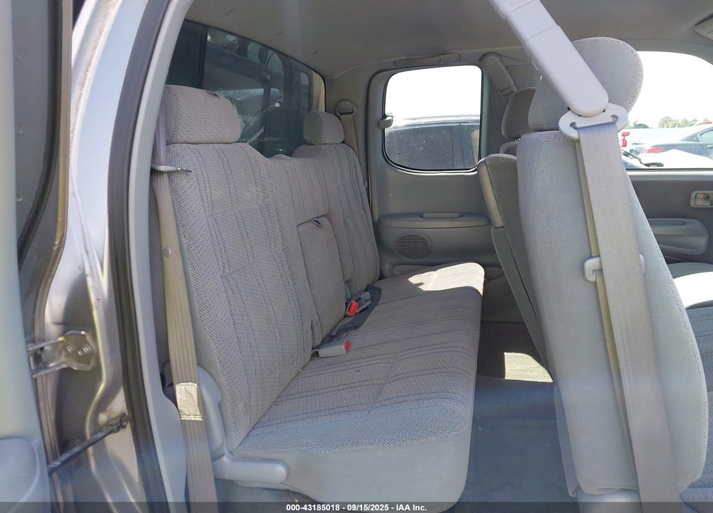 2001 TOYOTA TUNDRA SR5 V8 VIN: 5TBBT44161S205260