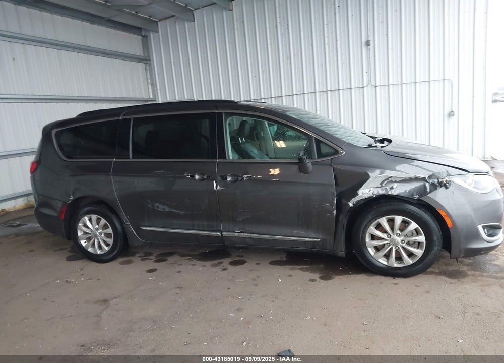 2017 CHRYSLER PACIFICA TOURING-L VIN: 2C4RC1BG8HR821735