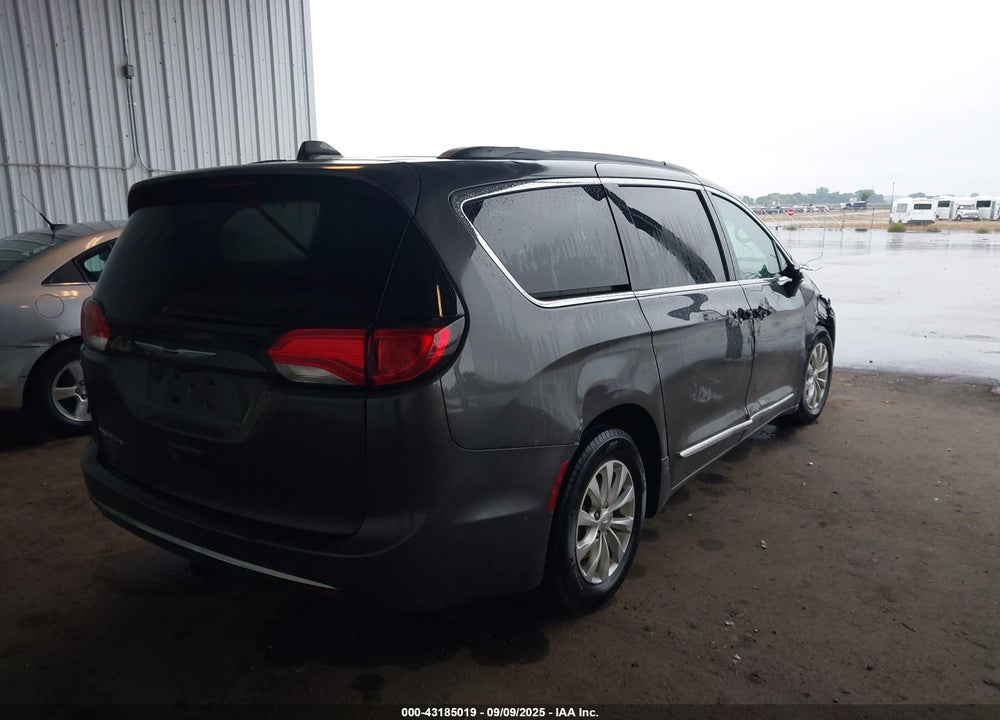 2017 CHRYSLER PACIFICA TOURING-L VIN: 2C4RC1BG8HR821735