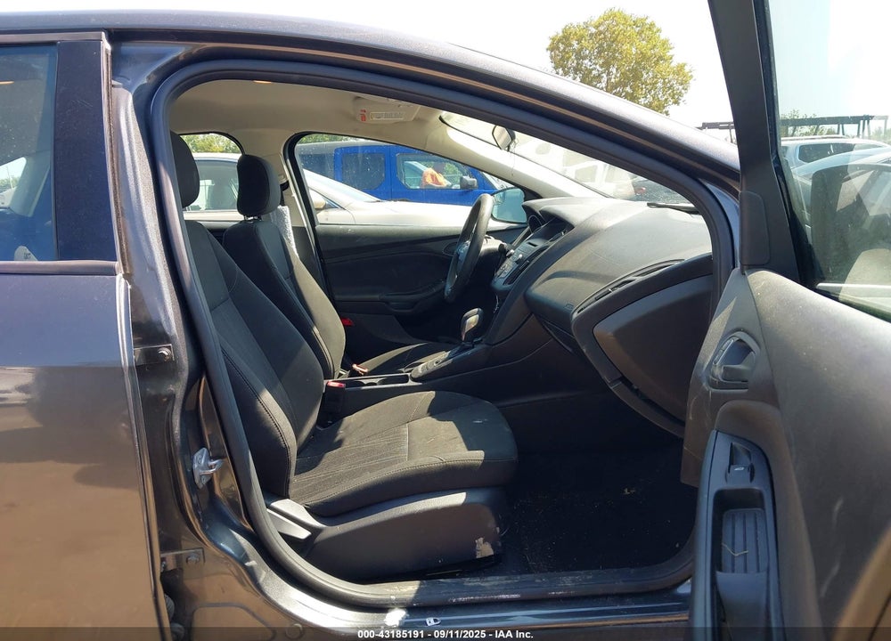 2017 FORD FOCUS VIN: 1FADP3E20HL263002