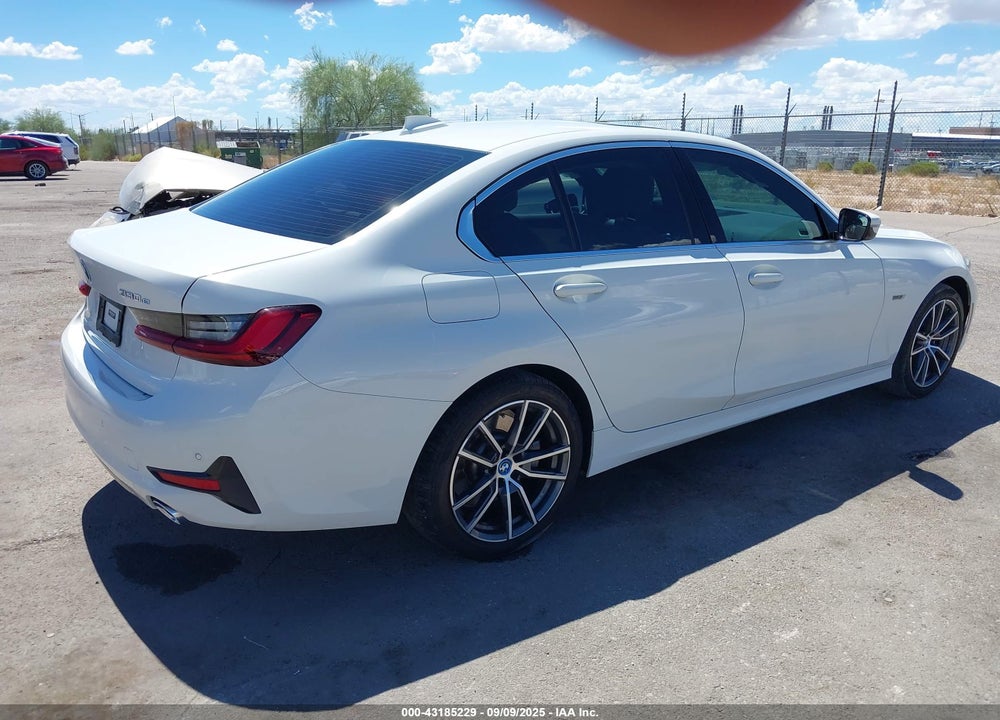 2022 BMW 3 SERIES 330E VIN: 3MW5P7J09N8C42482