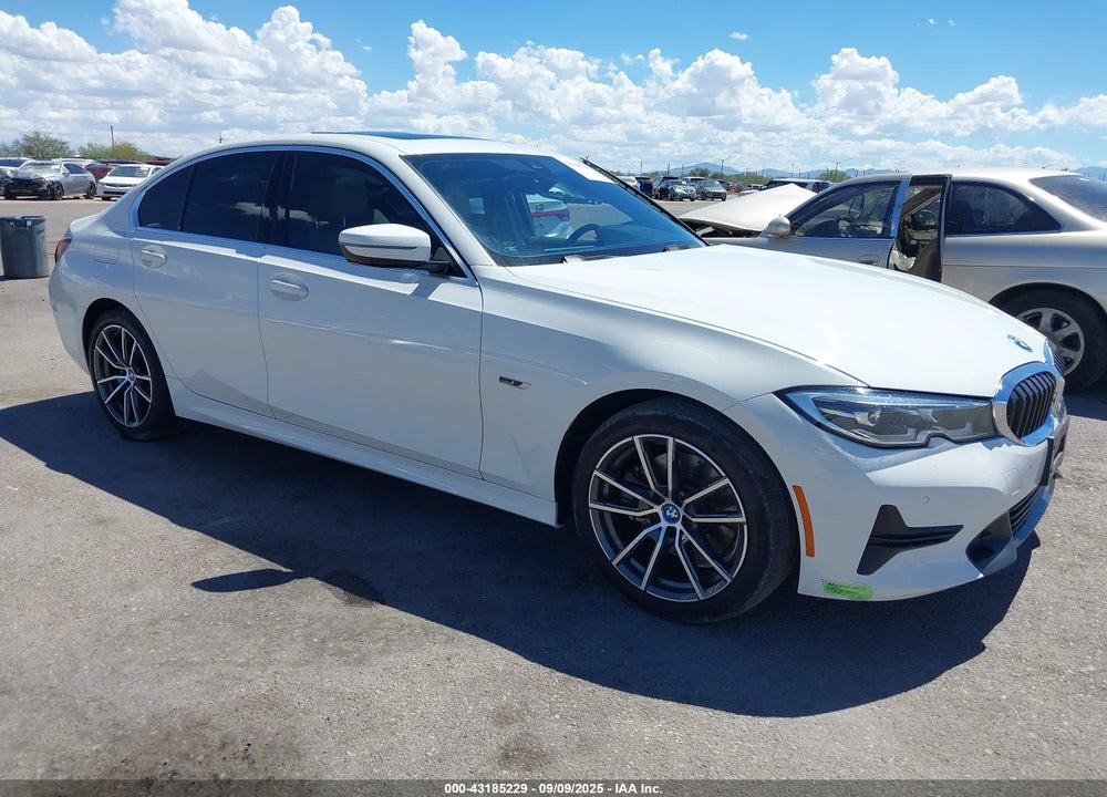 2022 BMW 3 SERIES 330E VIN: 3MW5P7J09N8C42482